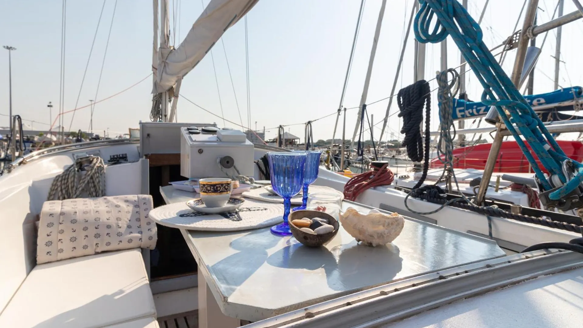 Quo Vadis Yacht 호텔 바리 0*,  이탈리아