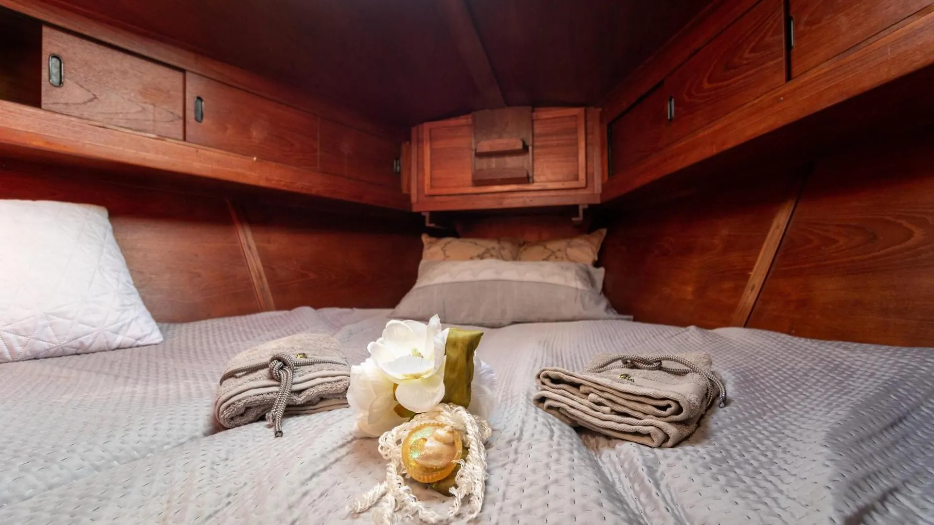 Quo Vadis Yacht 호텔 바리